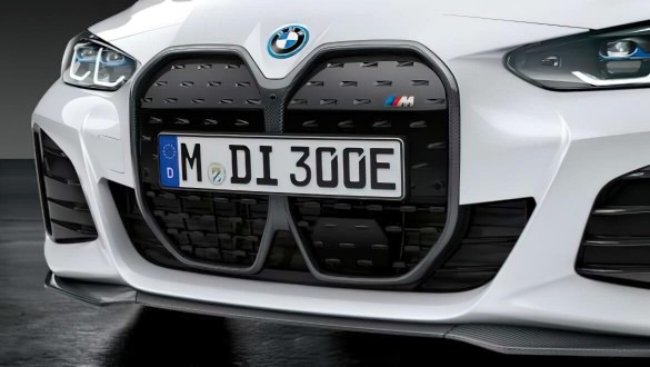 Решітка радіатора M Performance з вуглецевого волокна.