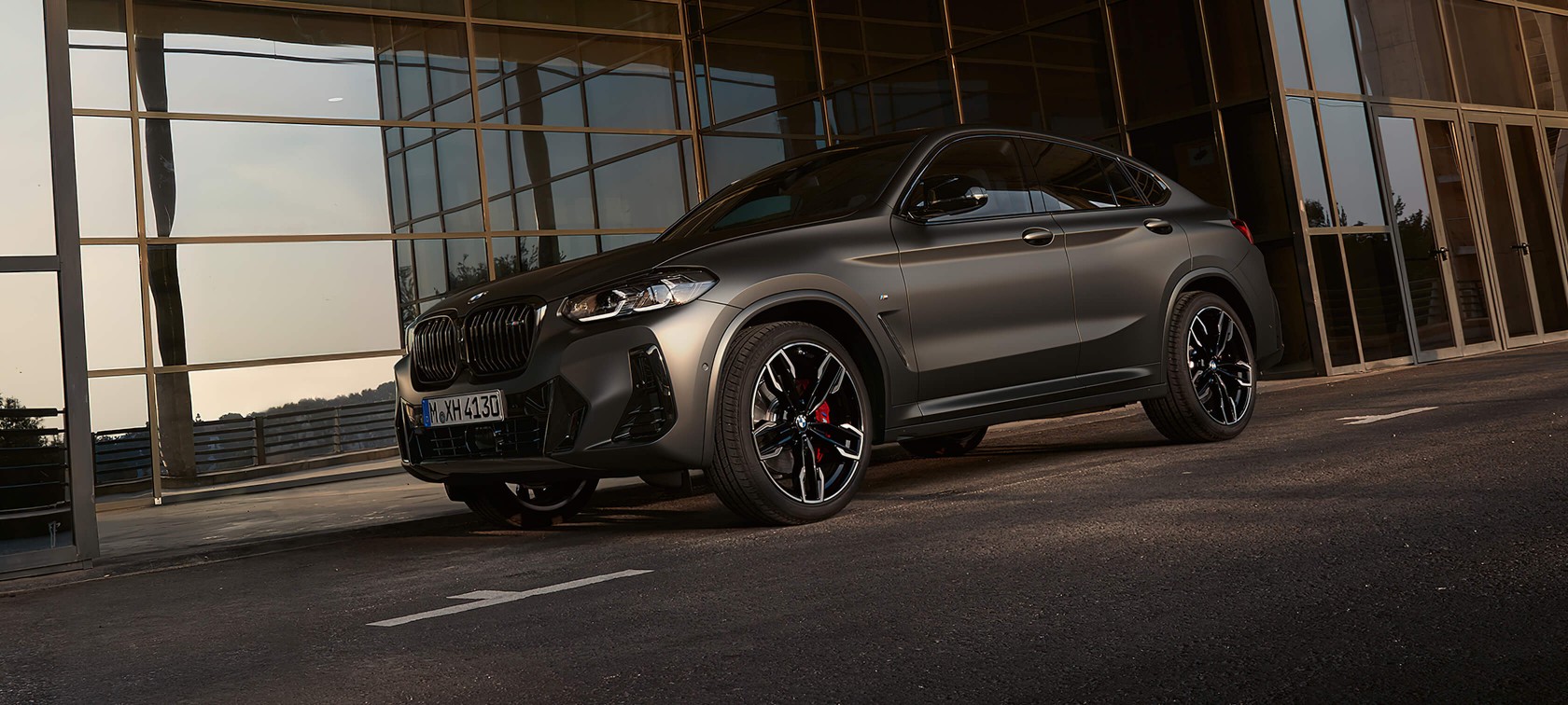 ОСОБЛИВОСТІ BMW X4 M40i ТА M40d.