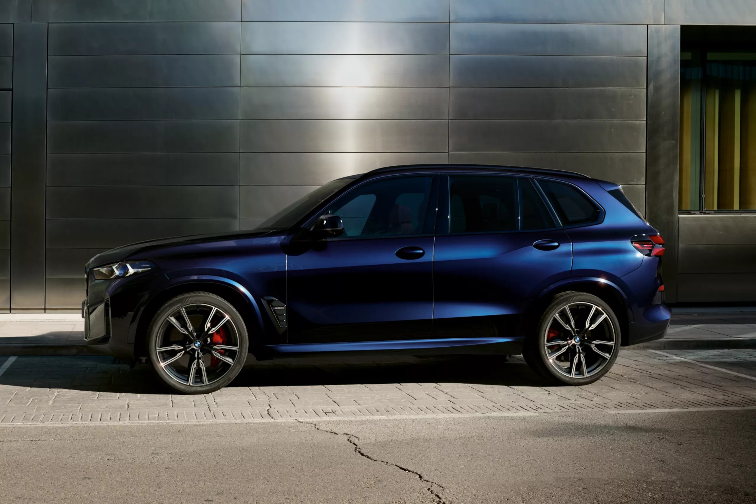 Спритне і стабільне кермування.