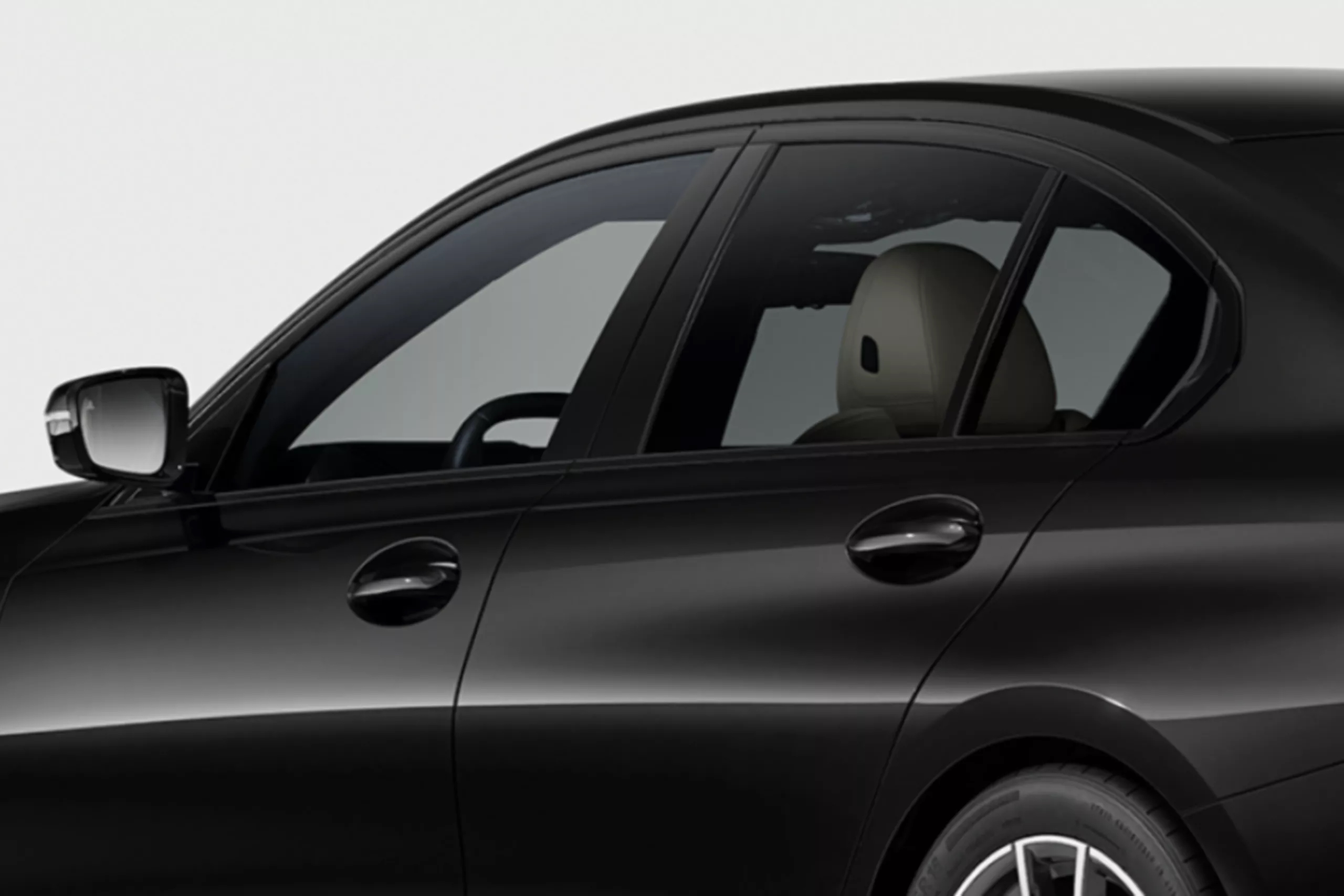 Дещо темніше. І більш вишукано.