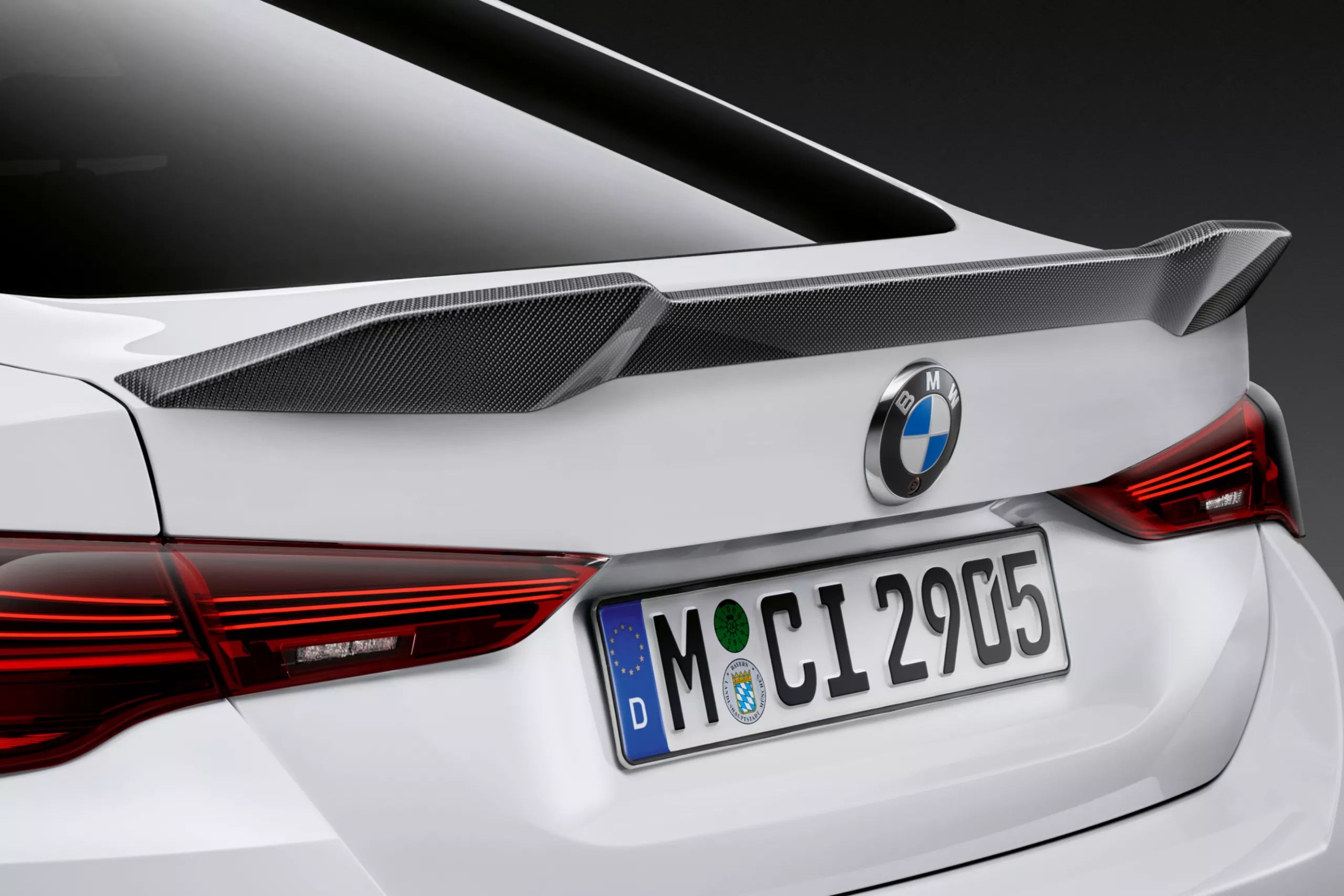 Задній спойлер M Performance.